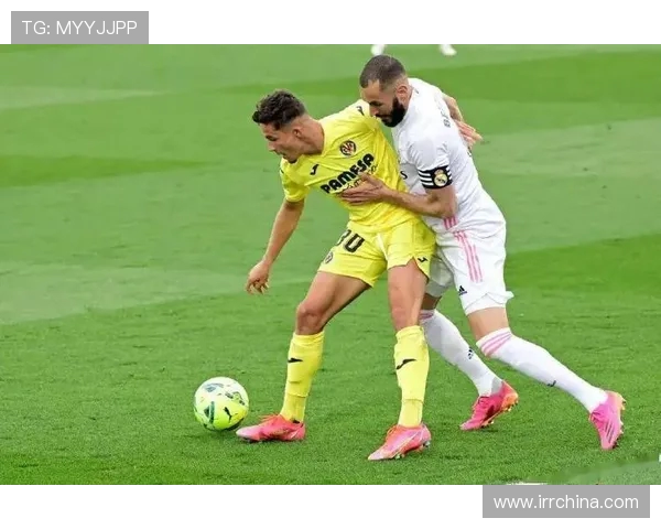 克拉斯与安郅激战正酣球迷期待精彩对决与精彩进球瞬间